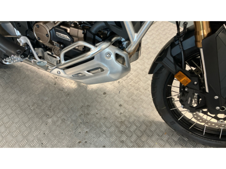 25MY Honda Africa Twin CRF1100 Adventure Sports Electric Suspension DCT Automatic